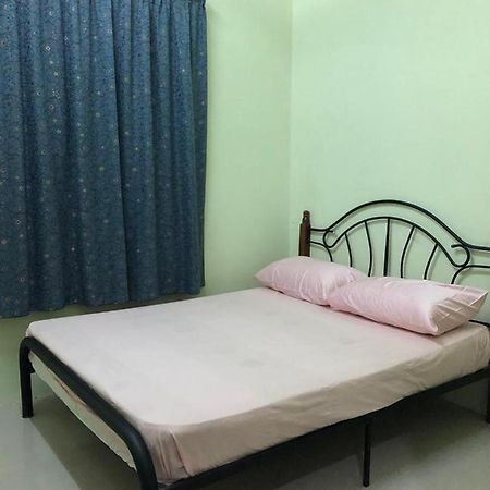 Afza Homestay Sura Free Unifi Kampong Sura Masjid Extérieur photo