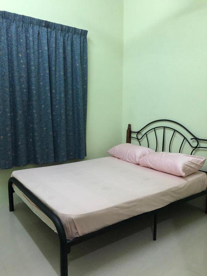 Afza Homestay Sura Free Unifi Kampong Sura Masjid Extérieur photo